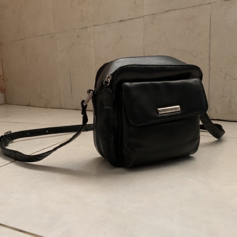 Bolsa crossbody negra de Rosetti de segunda mano - GoTrendier