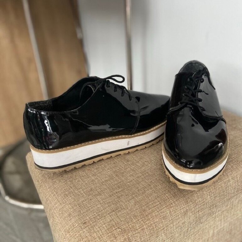 Zapatos de charol de Otras marcas de segunda mano - GoTrendier