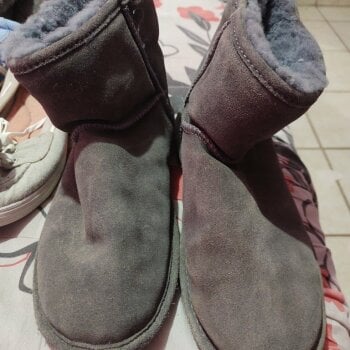 Botas color gris de bearpaw hermosas de segunda mano - GoTrendier