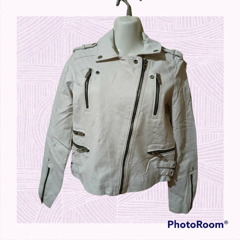 Chamarra de piel blanca de Blank NYC de segunda mano - GoTrendier