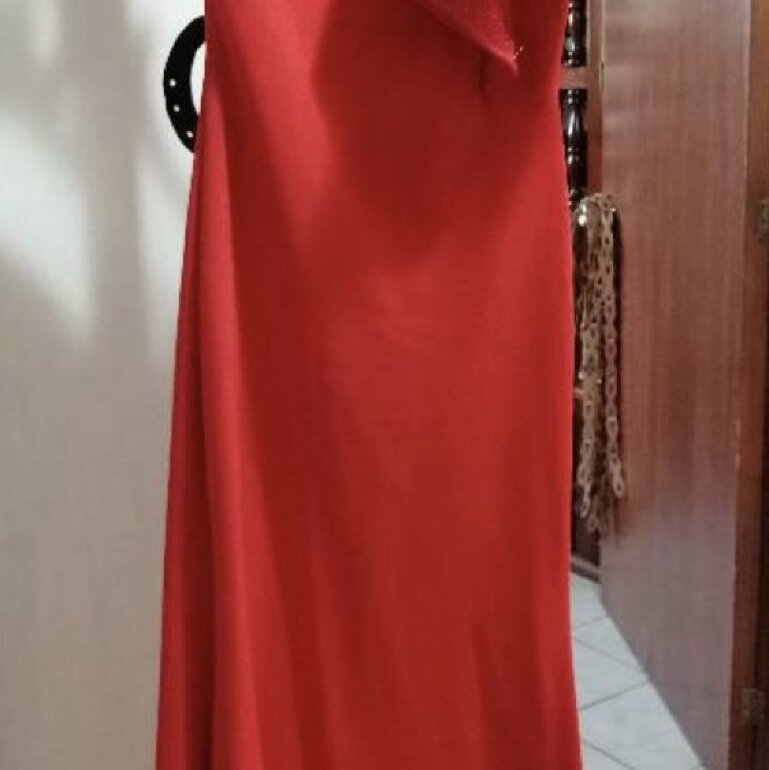 Vestido rojo sirena de Liz Minelli de segunda mano - GoTrendier