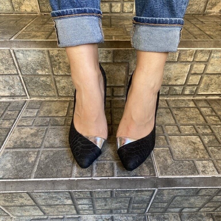 Tacones negros con plata de lamb de segunda mano - GoTrendier