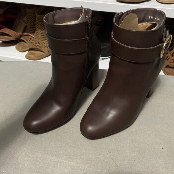 Botines cafés Andrea de segunda mano - GoTrendier