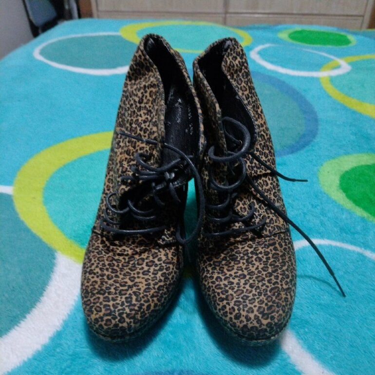 Botines animal print de Andrea de segunda mano - GoTrendier