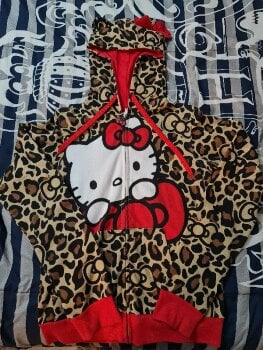 Hoodie Hello Kitty Animal Print de Sanrio de segunda mano - GoTrendier
