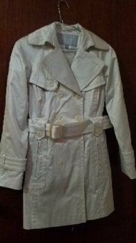 GABARDINA NUEVA SIN ETQUETA de Jessica Simpson de segunda mano - GoTrendier