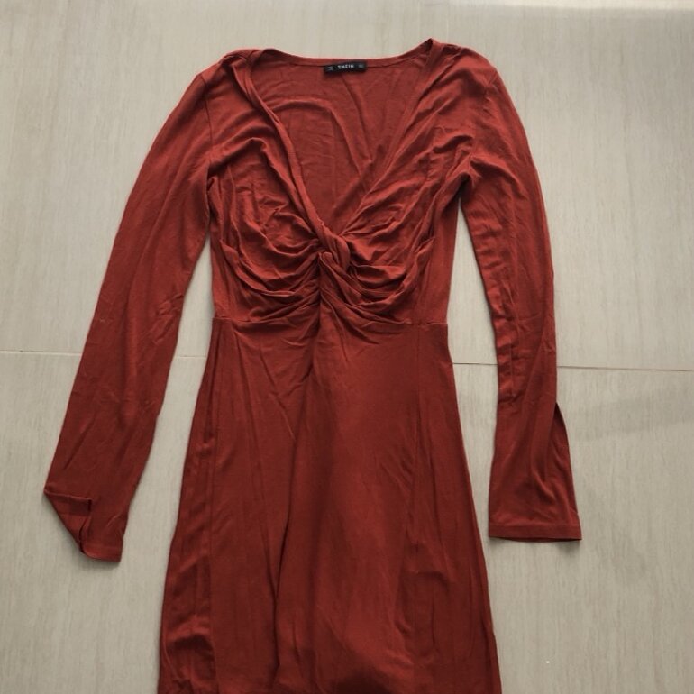 Vestido corto manga larga de Shein de segunda mano - GoTrendier