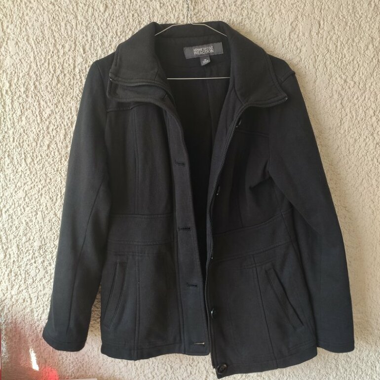 Abrigo Kenneth Cole de Kenneth Cole Reaction de segunda mano - GoTrendier