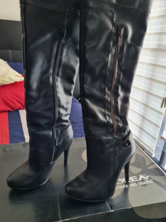 Botas andrea negras largas arriba de 🥇 | Posot Class