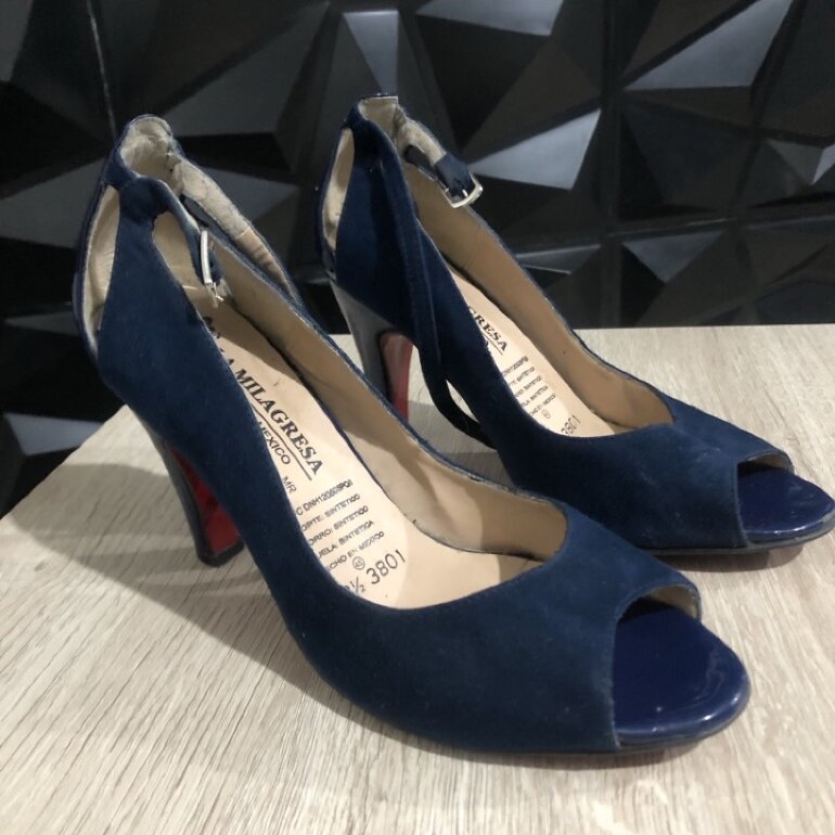 Zapatos abiertos de enfrente de La Milagresa de segunda mano - GoTrendier