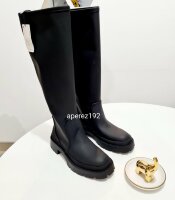 Botas Zara largas planas nuevas ⭐ de segunda mano - GoTrendier