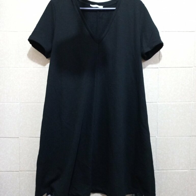 Vestido de algodón negro de Zara de segunda mano - GoTrendier