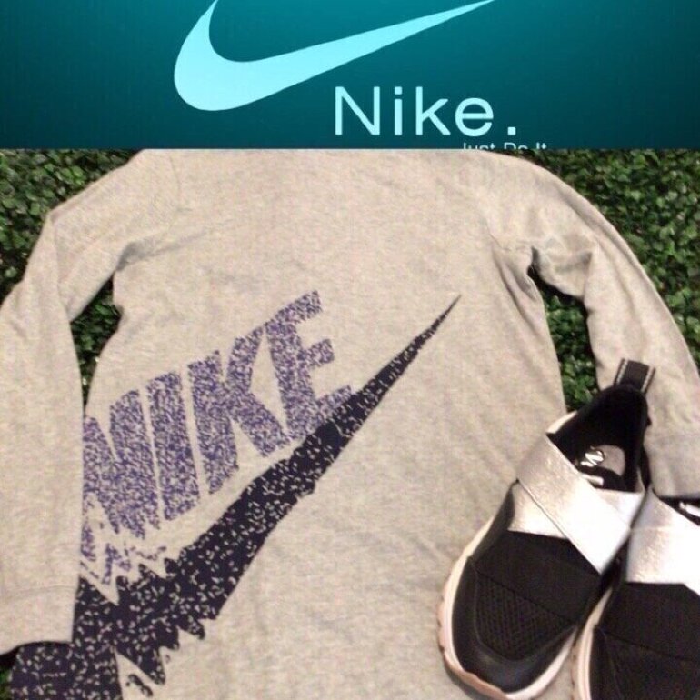 Suéter ligero gris Nike Original de segunda mano - GoTrendier