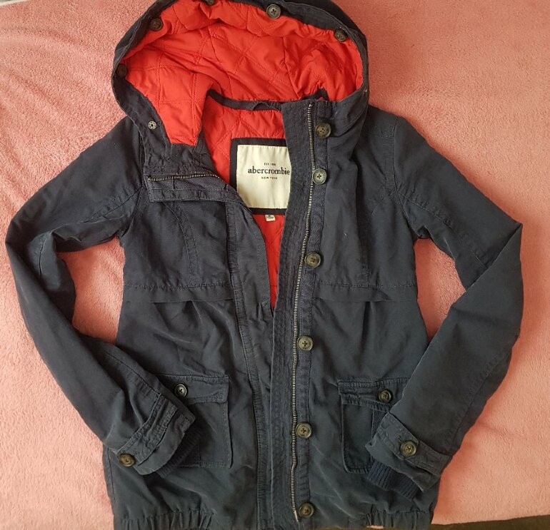 Cazadora azul abercrombie de Abercrombie \u0026amp; Fitch de segunda mano -  GoTrendier