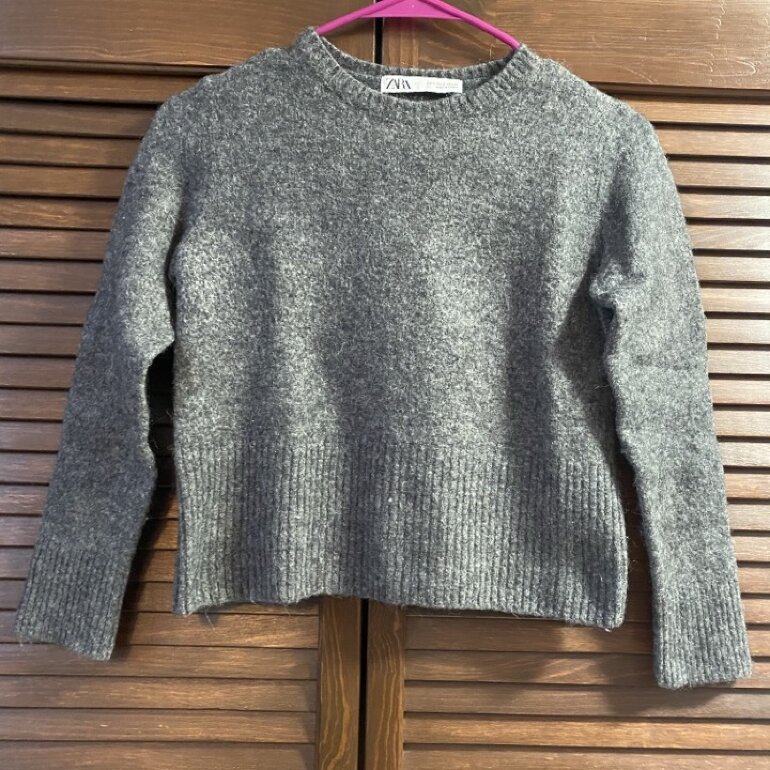 Suéter gris Zara de segunda mano - GoTrendier