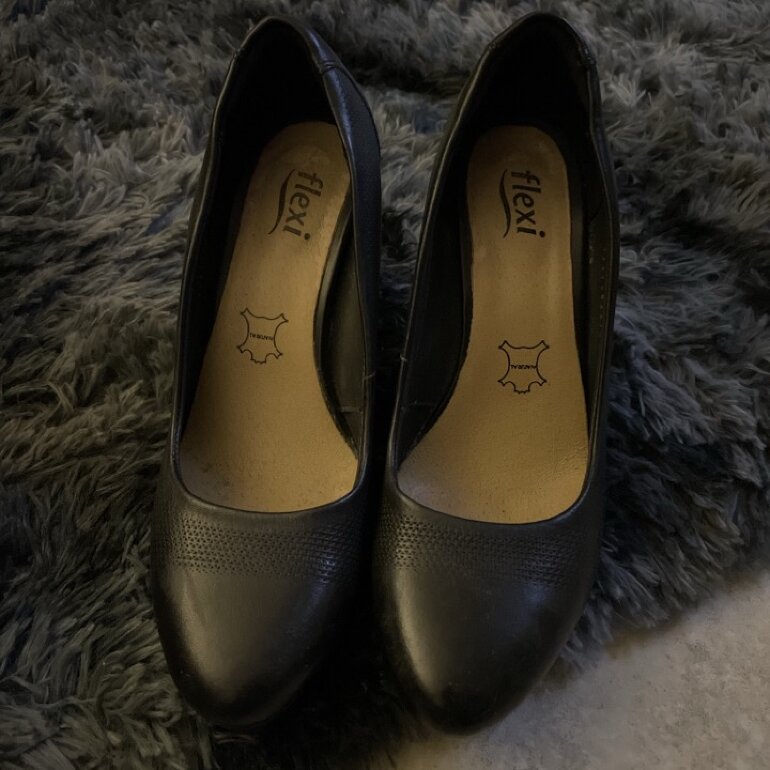 Tacones flexi piel de segunda mano - GoTrendier