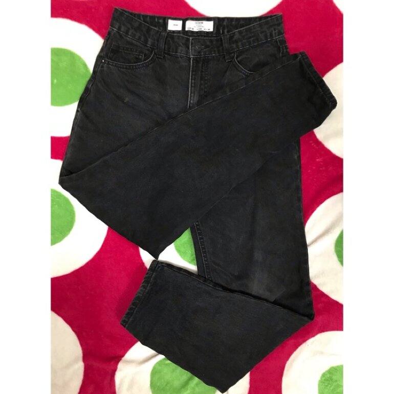 MOM JEANS NEGROS BERSHKA de segunda mano - GoTrendier