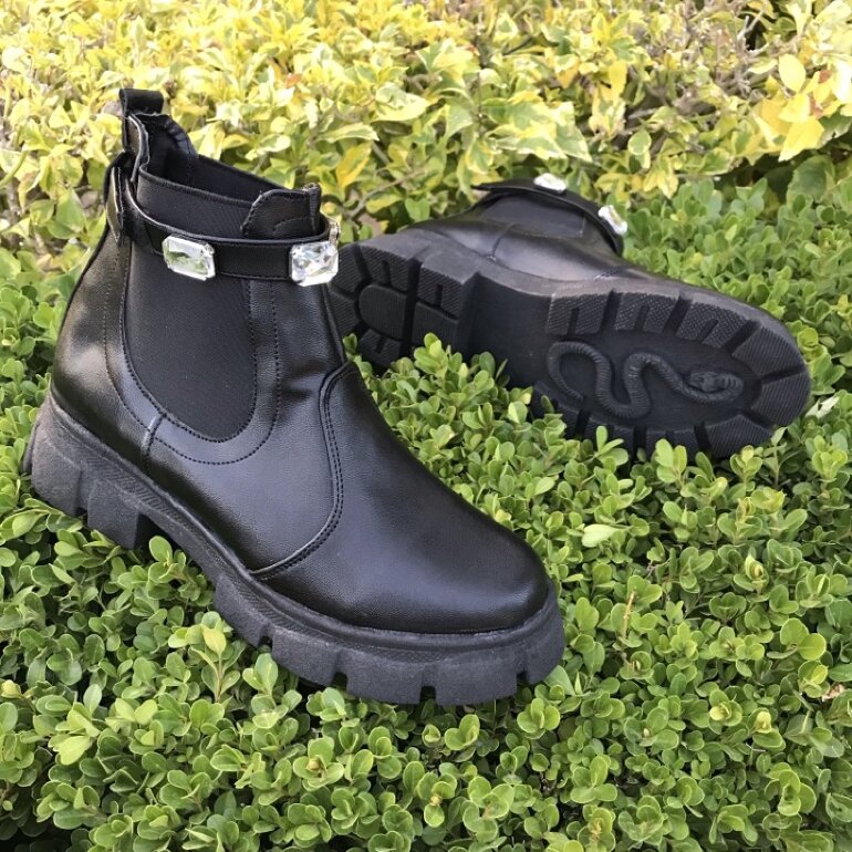 Botas nuevas negras serpiente tendencia de EmBimb de segunda mano -  GoTrendier