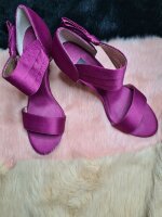 Sandalias de noche color magenta de Nina Ferré de segunda mano - GoTrendier