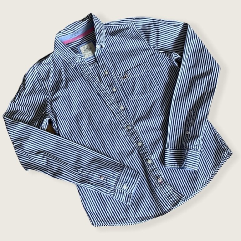 S) Camisa Hollister de Rayas – Manga Larga (2da Mano) - NOAH ROOM®