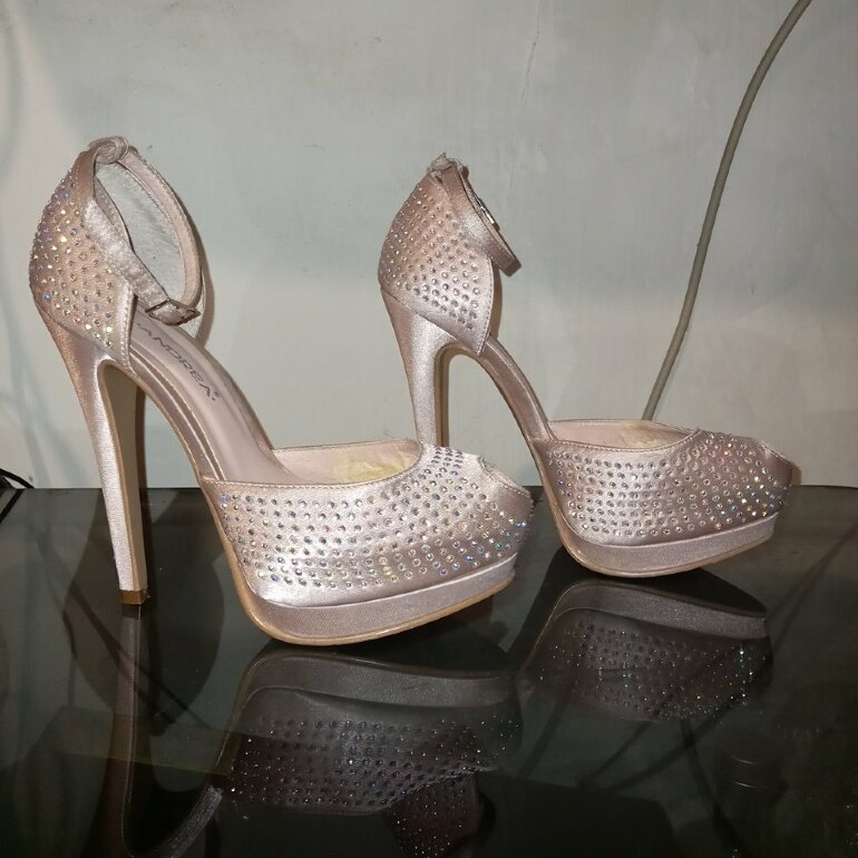 Zapatillas Altas Andrea de segunda mano - GoTrendier