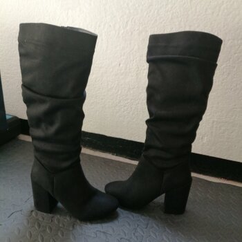 Bellas botas largas de ante de Capa de Ozono de segunda mano - GoTrendier