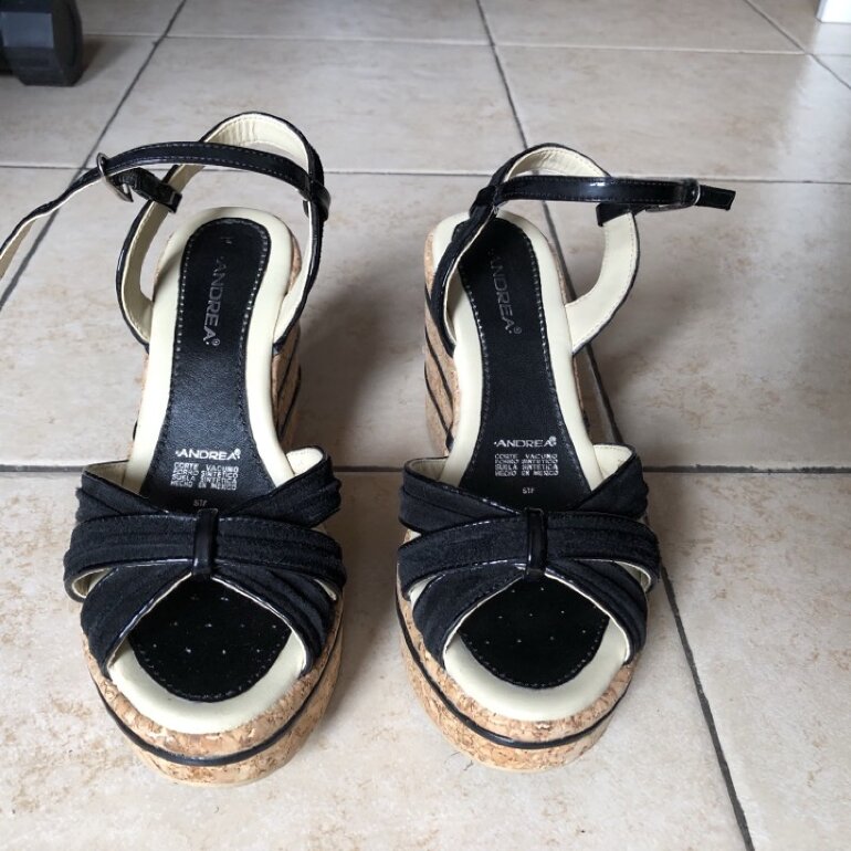 Sandalias confortables negras de piel. de Andrea de segunda mano -  GoTrendier
