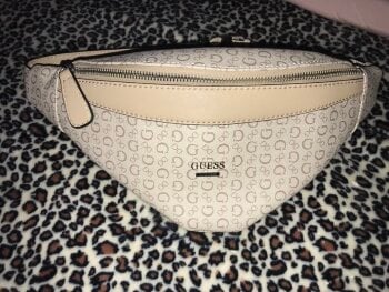 Cangureras GUESS - GoTrendier