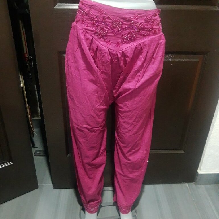 Pantalon tipo arabe kanishka de Otras marcas de segunda mano - GoTrendier