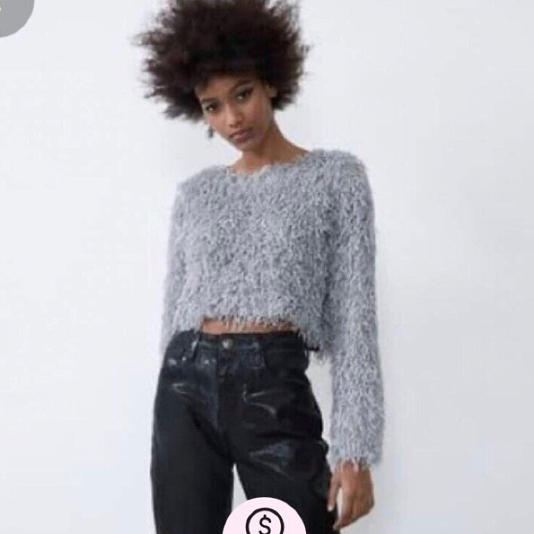 Sudadera cropped pelo ZARA NUEVA de segunda mano - GoTrendier