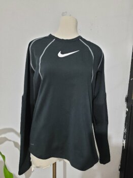 Playera manga larga Nike negra de segunda mano - GoTrendier