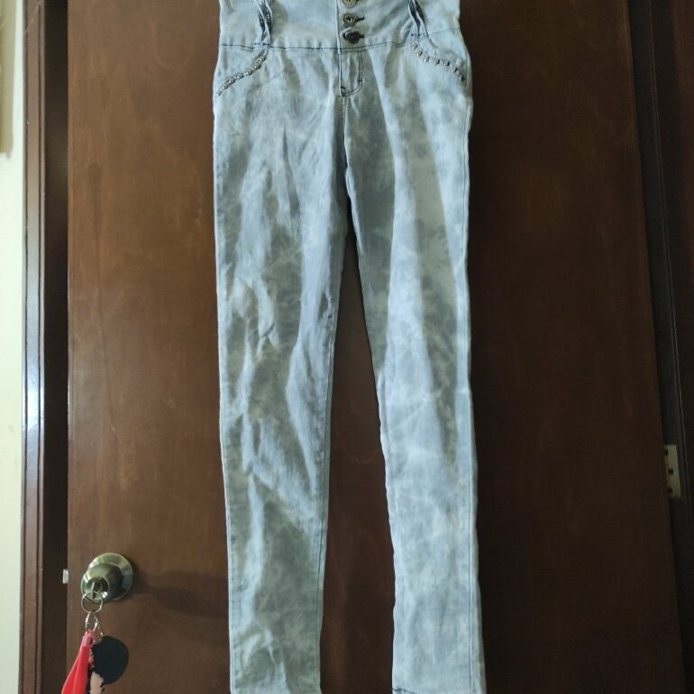 🐨 pantalón de mezclilla despintado🐨 de Otras marcas de segunda mano -  GoTrendier