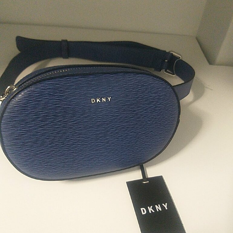 Cangurera DKNY 🤩 de segunda mano - GoTrendier