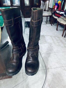 Botas Jeep larga de segunda mano - GoTrendier