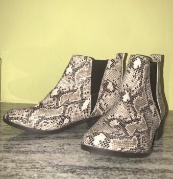 Botas animal print de Andrea de segunda mano - GoTrendier