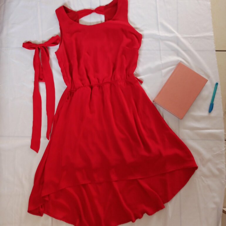 Vestido rojo con colita atrás de C\u0026amp;A de segunda mano - GoTrendier