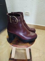 Botas rojo vino de Stradivarius de segunda mano - GoTrendier