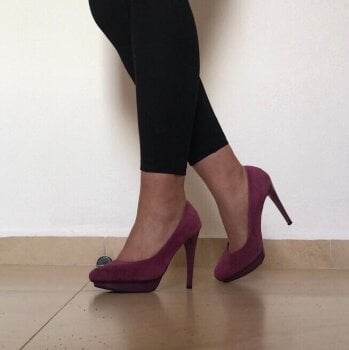 Zapatillas Uva de Gamusa de Andrea de segunda mano - GoTrendier