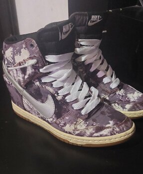 Tenis con tacon corrido Nike de segunda mano - GoTrendier