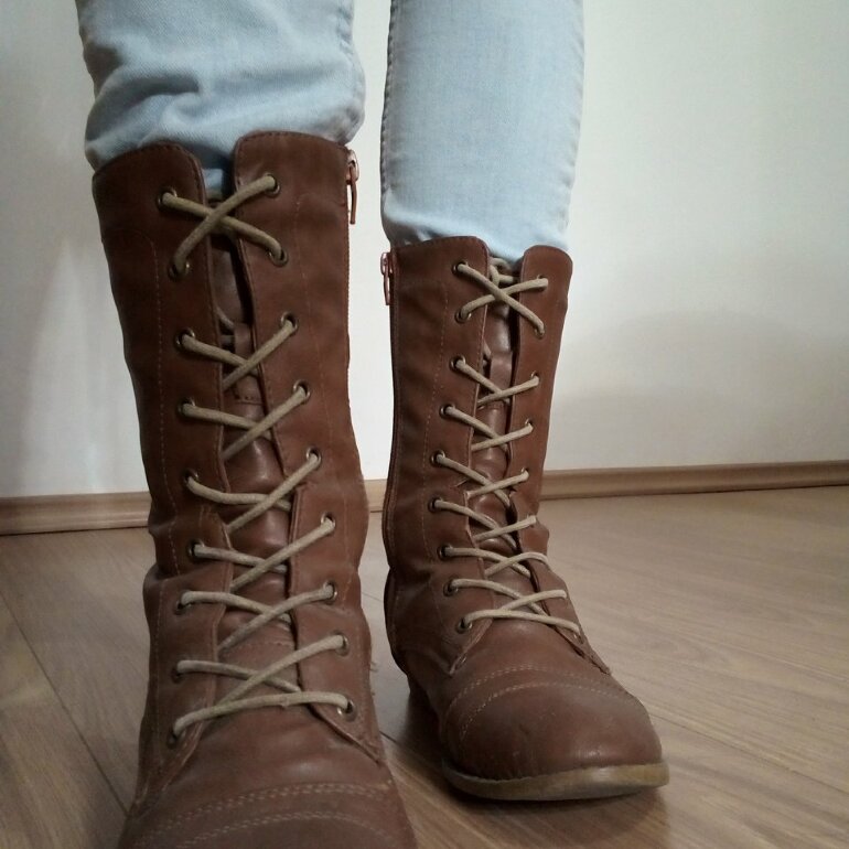 Botas café sin tacón de Shasa de segunda mano - GoTrendier