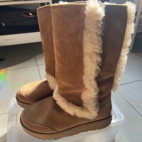 Botas UGG impermeables de UGG Australia de segunda mano - GoTrendier