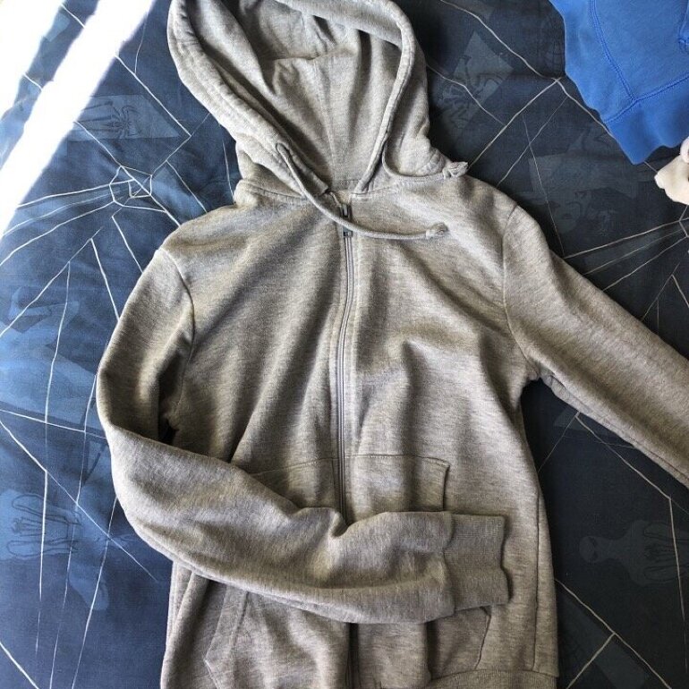 Sudadera gris lisa de Lefties de segunda mano - GoTrendier