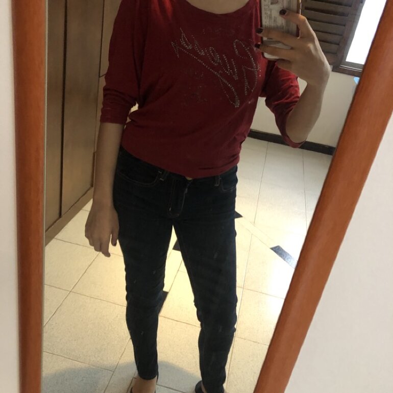 Blusa GUESS roja manga 3/4 de segunda mano - GoTrendier