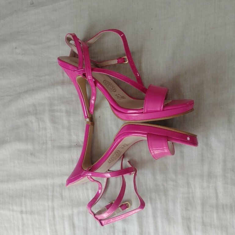 Tacones rosa fiusha de Cklass de segunda mano - GoTrendier