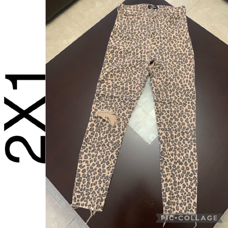 Pantalón animal print de Bershka de segunda mano - GoTrendier