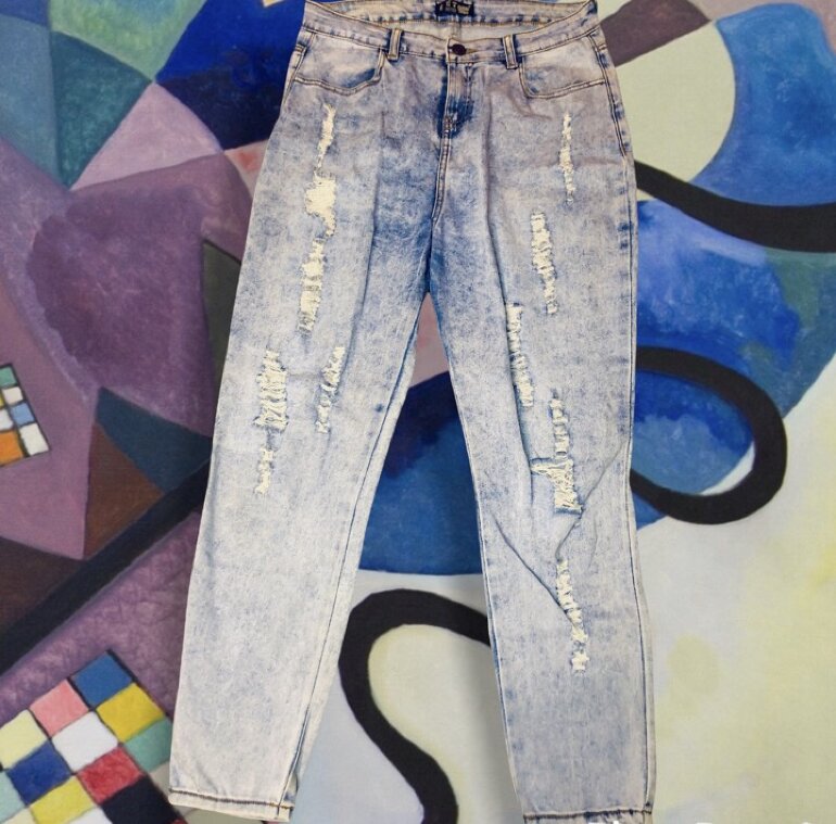 Pantalón mezclilla azul claro de Cuidado Con El Perro de segunda mano -  GoTrendier