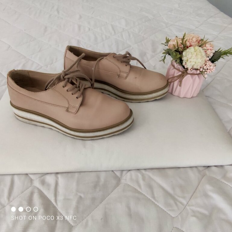 Zapatos Oxford nude de Capa de Ozono de segunda mano - GoTrendier