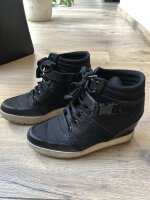 Tenis negros de tacón, textil sintetico. de Westies de segunda mano -  GoTrendier