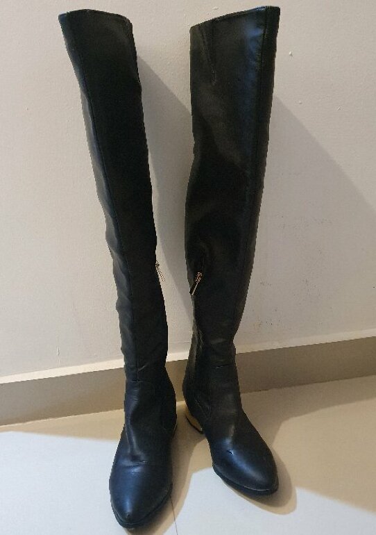 Botas altas negras de Forever 21 de segunda mano - GoTrendier