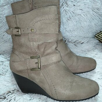 Botas de gamuza Sahara café de segunda mano - GoTrendier